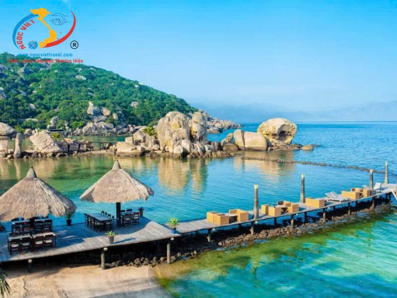 TOUR BÌNH HƯNG - NINH CHỮ - BAO TÔM HÙM – CƠM MẸT GÀ PHAN RANG - XE LIMOUSINE