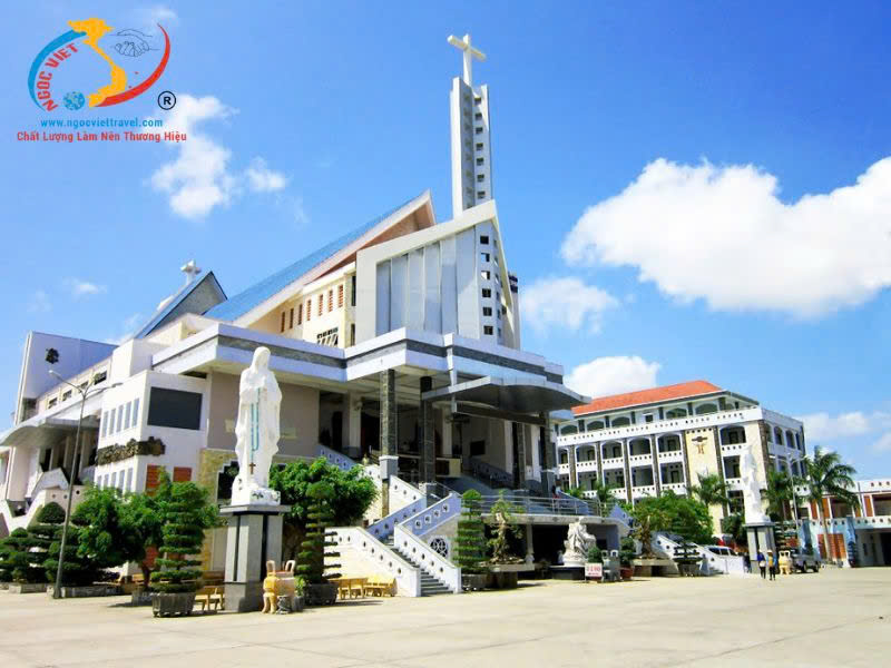TOUR CÀ MAU - BẠC LIÊU - SÓC TRĂNG CÁNH ĐỒNG QUẠT GIÓ - XE LIMOUSINE