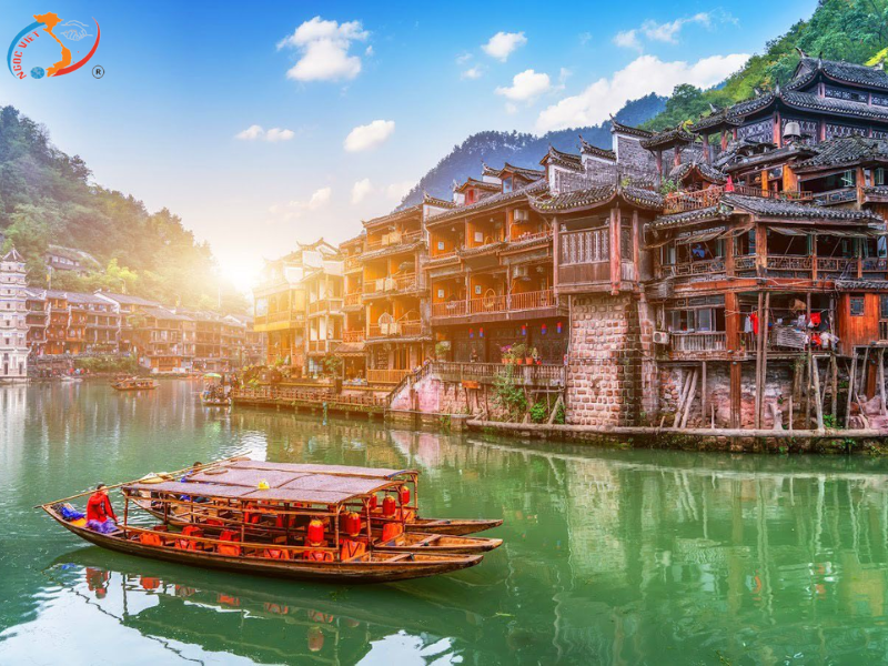 TOUR ÂN THI - TRUNG QUỐC: PHƯỢNG HOÀNG CỔ TRẤN - TRƯƠNG GIA GIỚI - BAY VJ